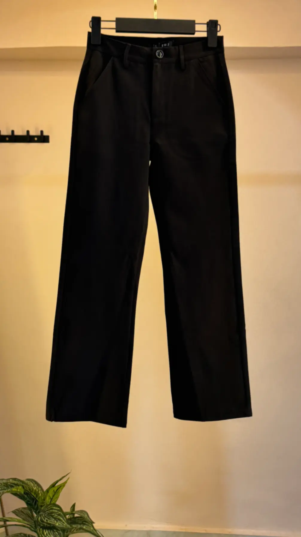 Buttoned Straight Fit
